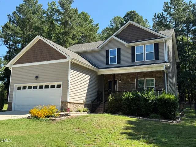 Popular Starmount Forest Real Estate