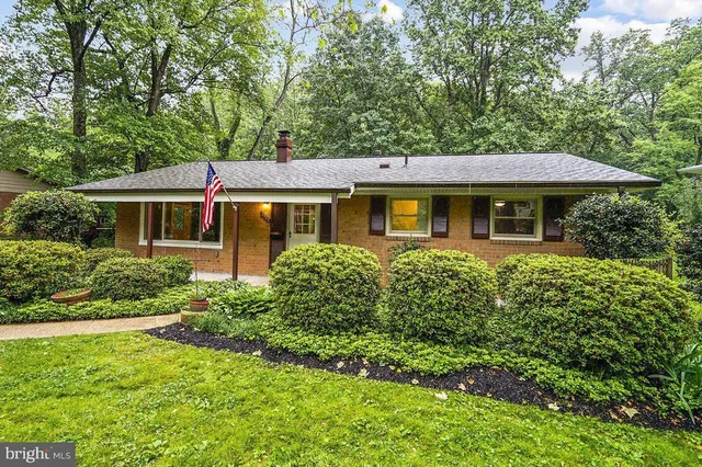 Popular Sleepy Hollow Woods Real Estate