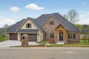 Popular Whispering Oaks Real Estate