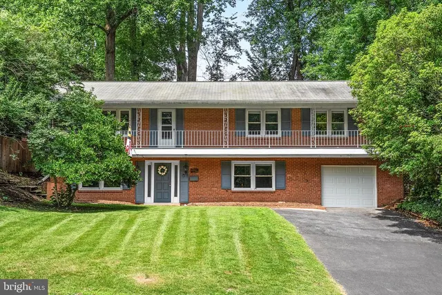 Cheap Woodside Park Real Estate
