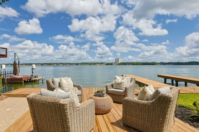 Expensive Cape Conroe 02 Real Estate