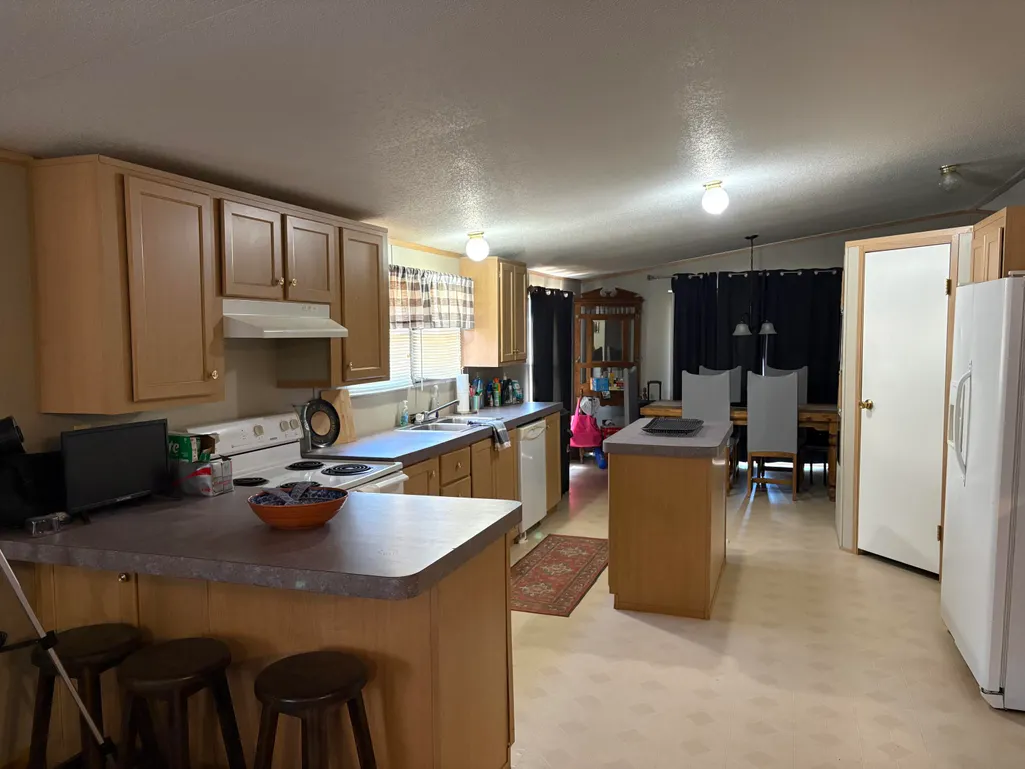 Listing Thumbnail Image 8