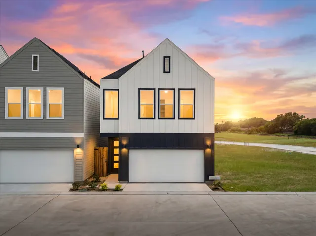 Expensive Buffalo Way Villas Real Estate
