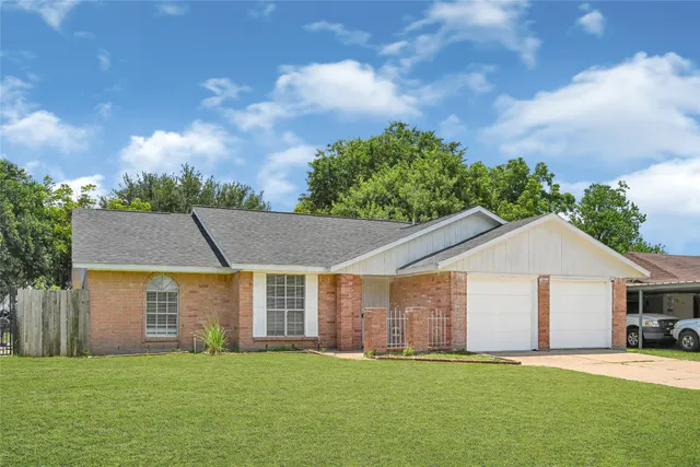 Popular Fallbrook Sec 02 Real Estate
