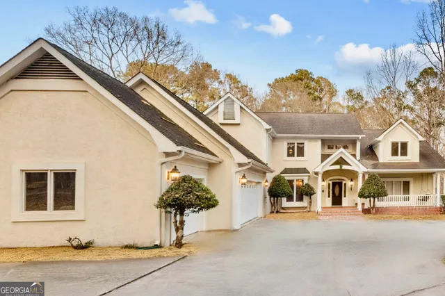Expensive Creekside Manor Real Estate