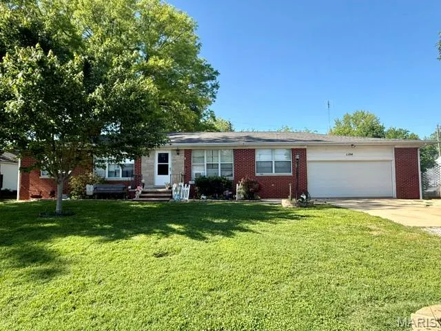 Popular New Baden Real Estate