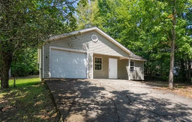 Popular Beverly Heights Real Estate