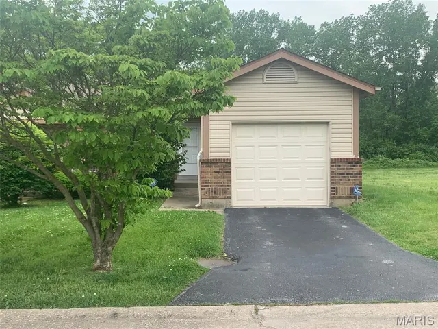 Popular Pine Meadows Condo Real Estate