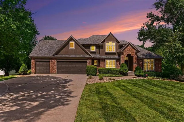 Expensive Willow Tree Real Estate
