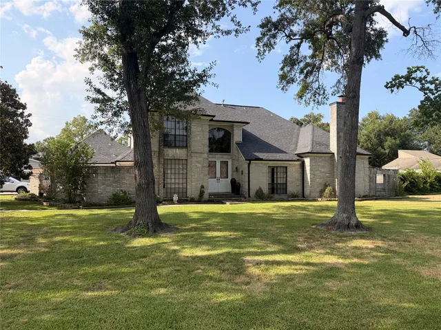Popular Lakewood Sec Q Real Estate
