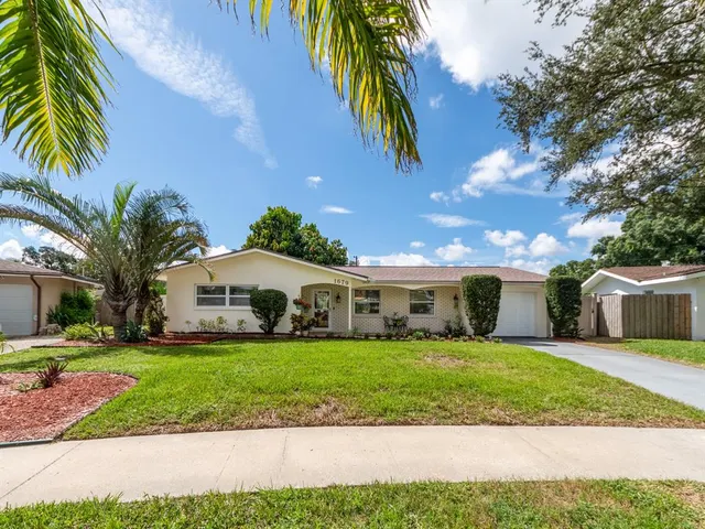Popular WOODRIDGE ESTATES Real Estate