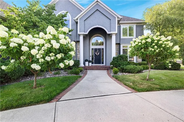 Popular Lionsgate- The Links Real Estate