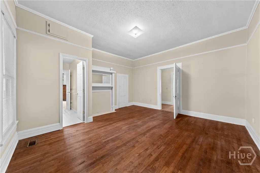 Listing Thumbnail Image 5