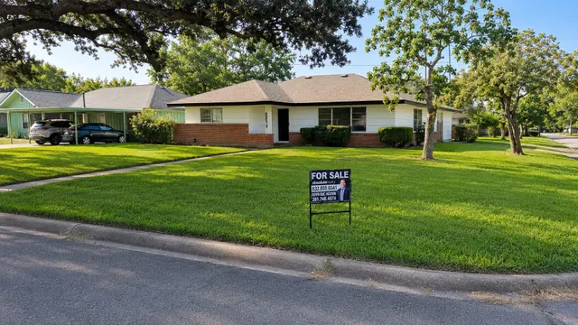 Popular Overbrook 10 Real Estate