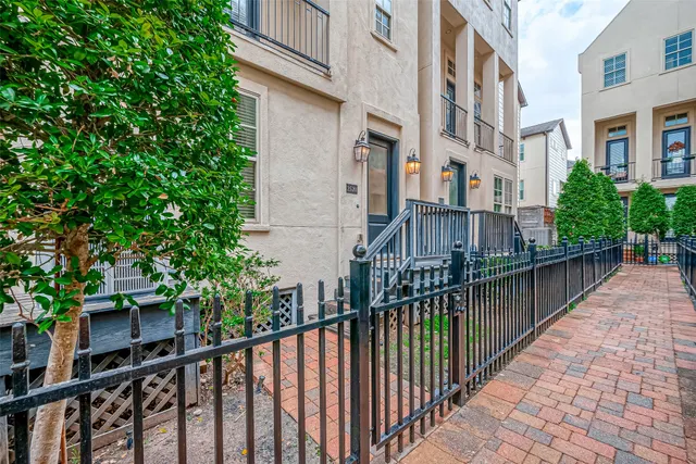 Popular Cottage Grove Sec 8 Rep 1 Real Estate