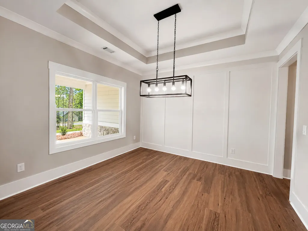 Listing Thumbnail Image 16