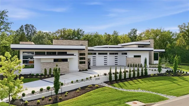 Expensive Loch Lloyd Real Estate