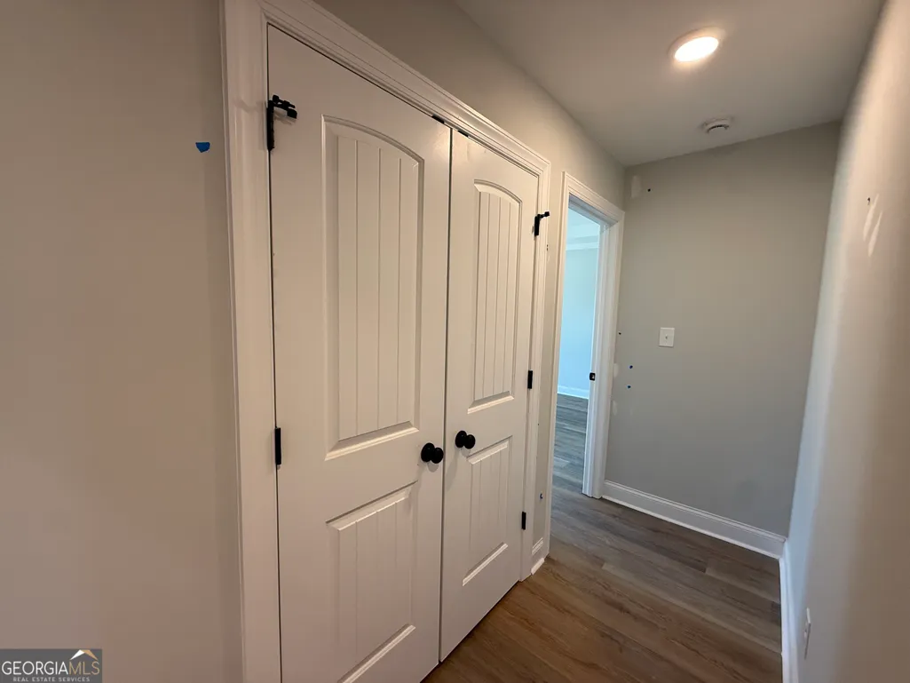 Listing Thumbnail Image 19