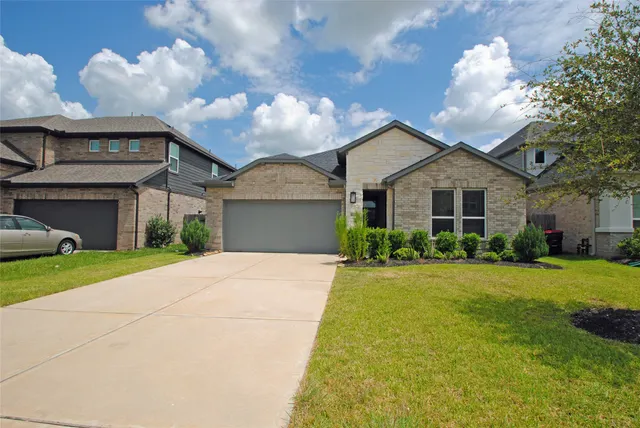 Popular Grand Vista Real Estate