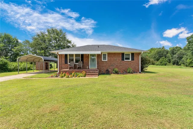 Popular Airline Acres Real Estate