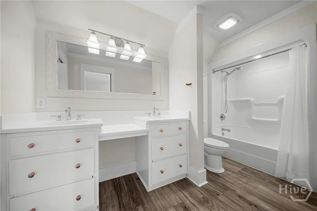Listing Thumbnail Image 29