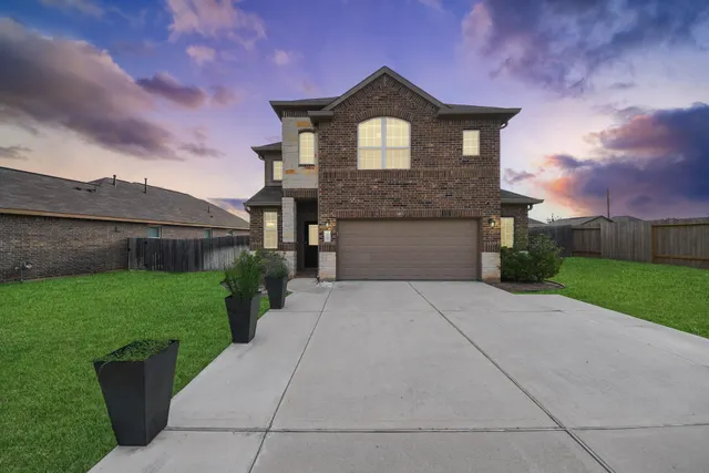 Popular Camillo Lakes Sec 2 Real Estate