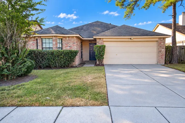 Popular Hunters Green Real Estate