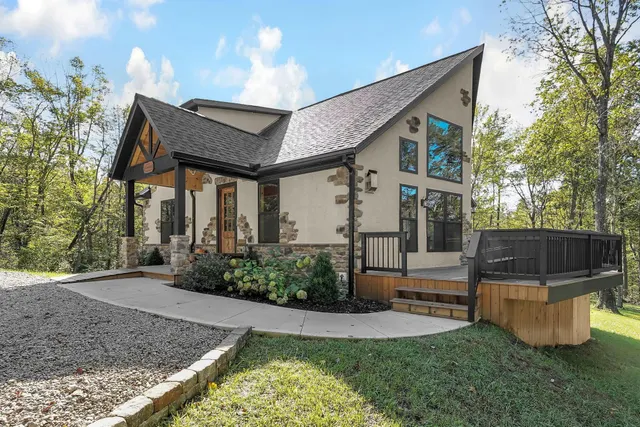 Popular Monday Creek Real Estate