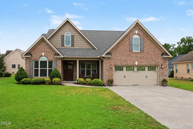 Popular Glendas Pointe Real Estate