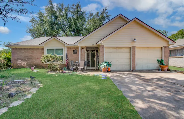 Cheap Northcliffe Sec 02 Real Estate