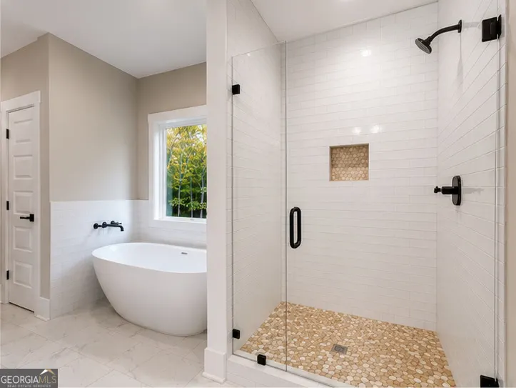 Listing Thumbnail Image 14