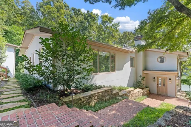 Expensive Berkeley Lake Real Estate