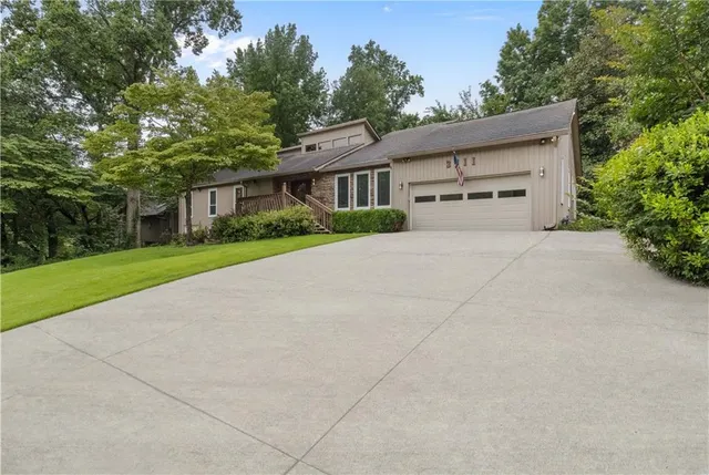 Popular Fairways Of Pinetree Real Estate