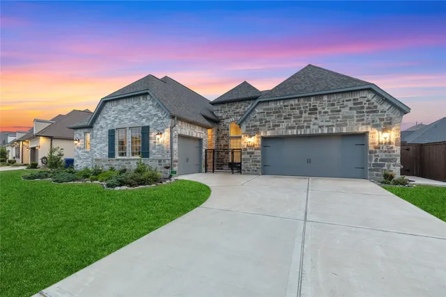 Popular Del Bello Lakes Sec 3 Real Estate
