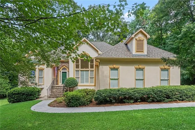 Popular River Cove Real Estate