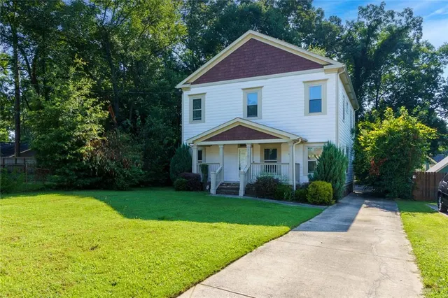 Popular EAST LK ESTS Real Estate