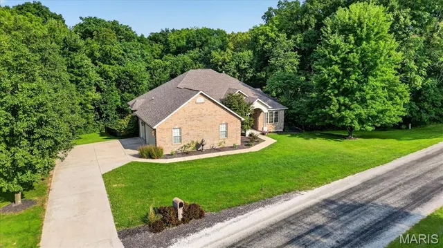Popular Chantilly Village Real Estate