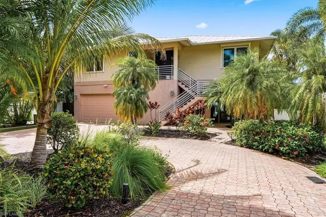 Popular AVION PARK Real Estate