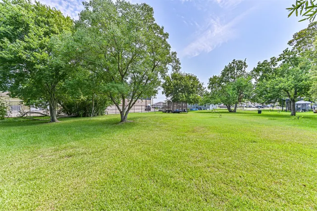 Popular NE of SH146 Real Estate