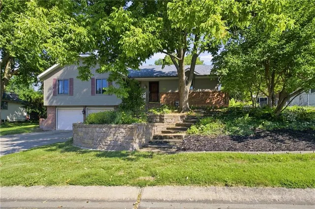 Popular Oak Manor Real Estate