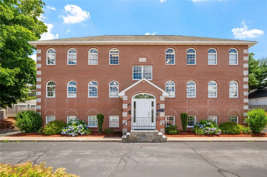 352 Park Ave,Unit Woonsocket, Woonsocket, RI 02895