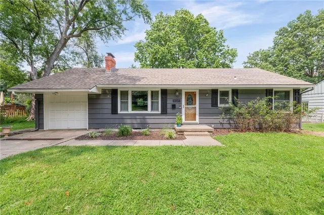 Popular Maple Crest Real Estate