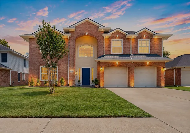 Expensive Ravensway Lake Real Estate