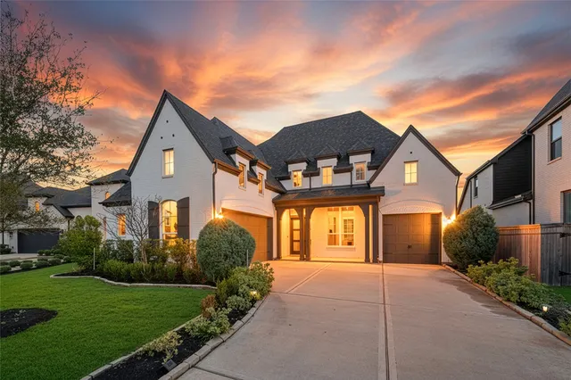 Popular Sienna Sec 30 Real Estate