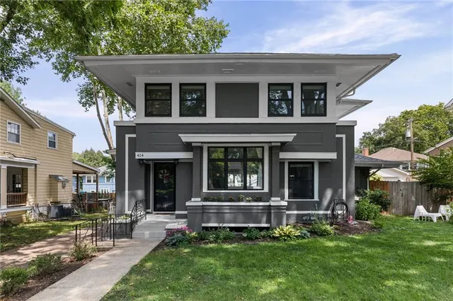 Popular Country Club District Real Estate