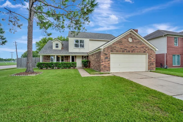 Popular Bay Knoll Real Estate