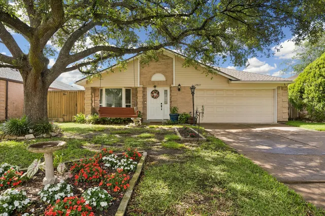 Popular Briar Wood Real Estate