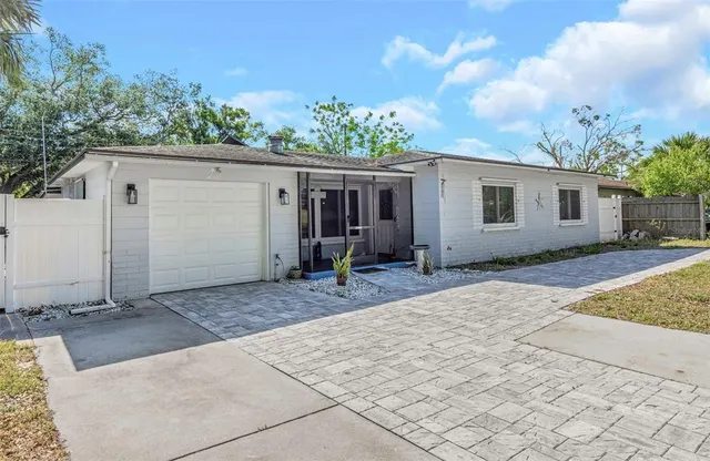 Popular SIRMONS ORANGE BLOSSOM HEIGHTS Real Estate