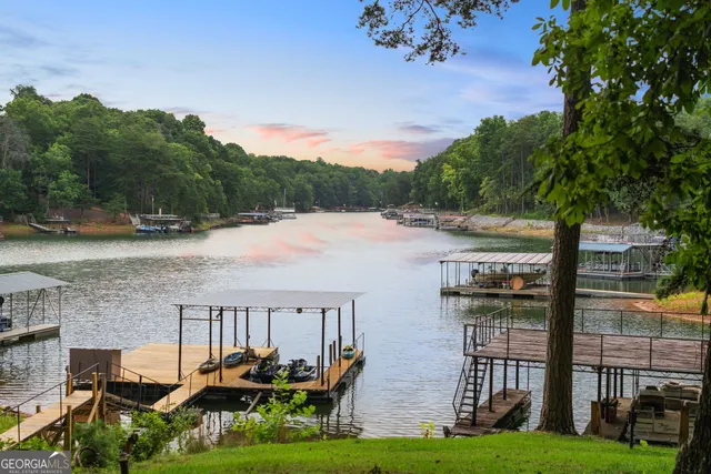 Cheap LAKE LANIER - PRIVATE DOCK Real Estate