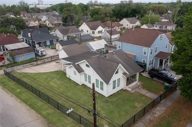 Popular Pineview Place Real Estate